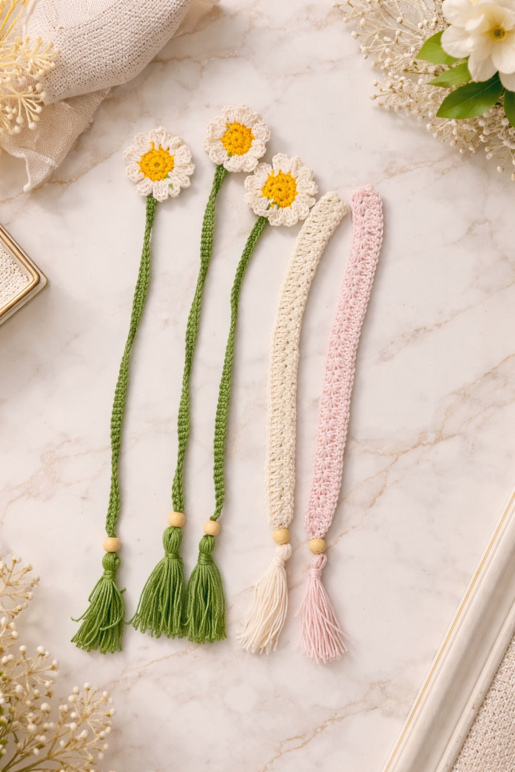 daisy crochet bookmark