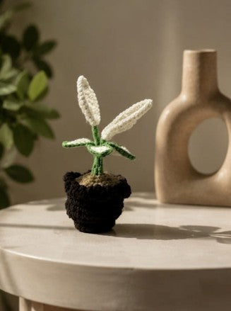 Ivory Lavender Elegance Pot